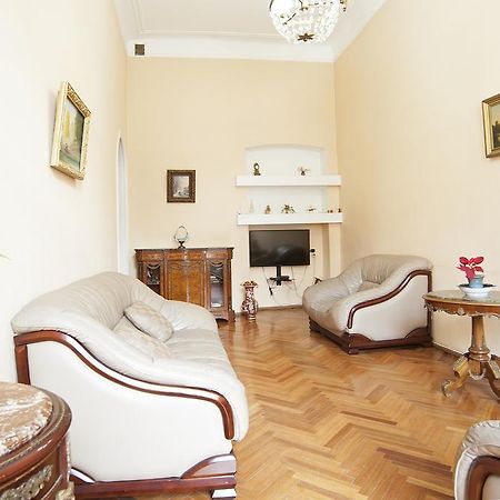 Apartment In Purtseladze Street Tbilisi Eksteriør billede