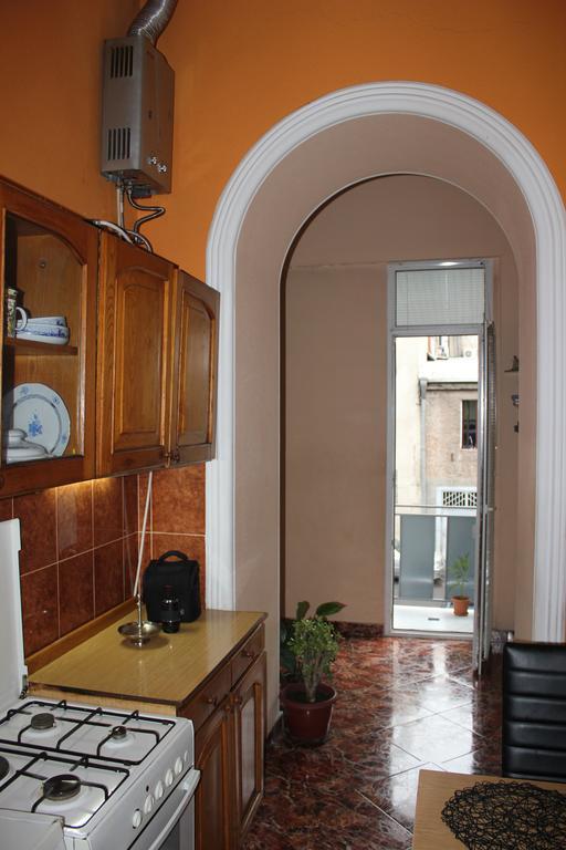 Apartment In Purtseladze Street Tbilisi Eksteriør billede