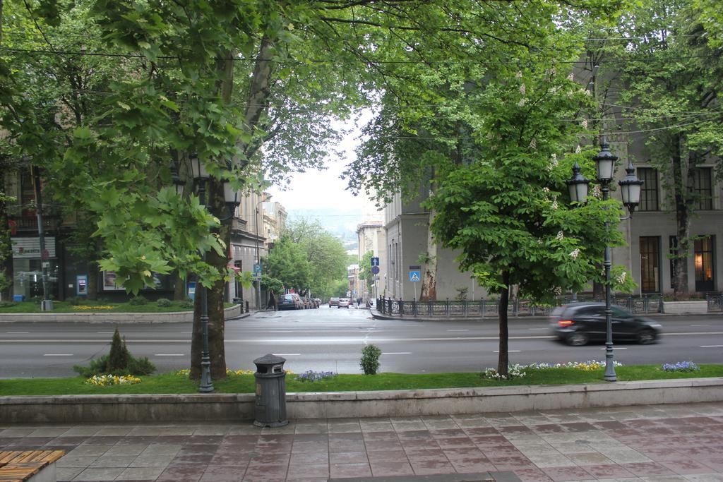 Apartment In Purtseladze Street Tbilisi Eksteriør billede