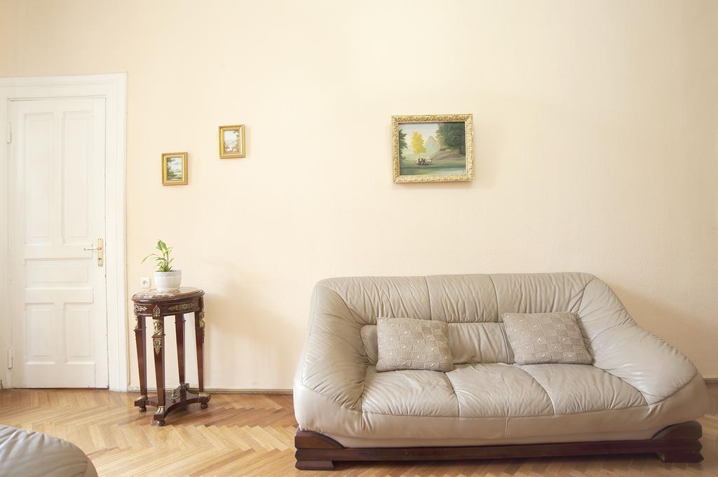 Apartment In Purtseladze Street Tbilisi Eksteriør billede