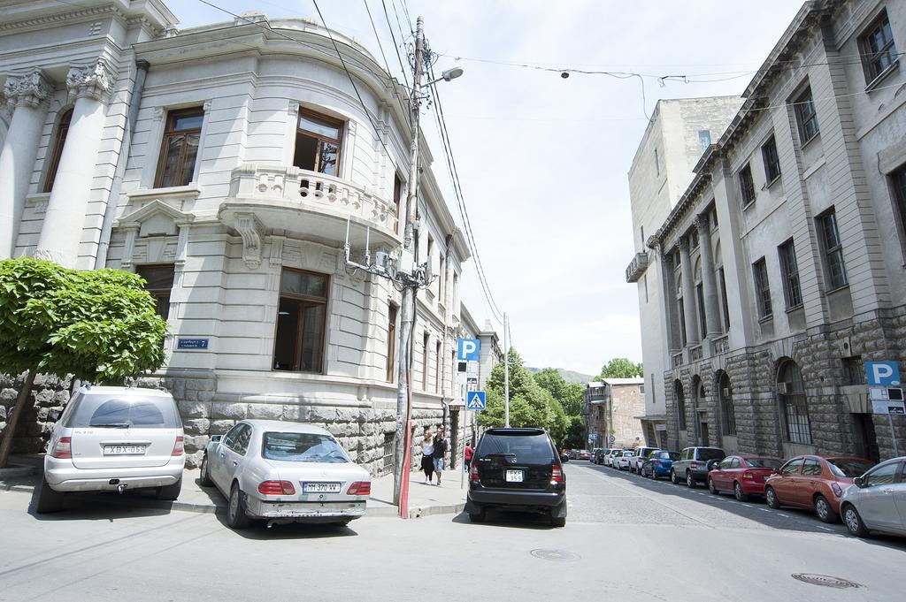 Apartment In Purtseladze Street Tbilisi Eksteriør billede